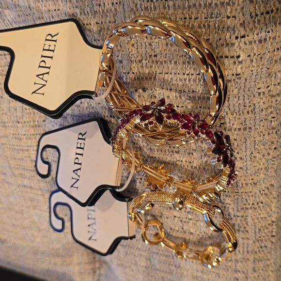 NAPIER BRAND WOMENS FASHION JEWELRY GOLDTONE STRETCH BRACELETS BUNDLE OF 3 - Picture 1 of 11